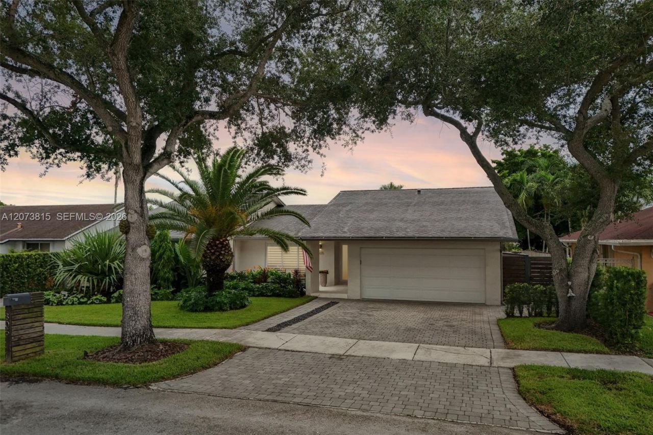 305 SW 134th Ct, Miami, FL 33184 Photo