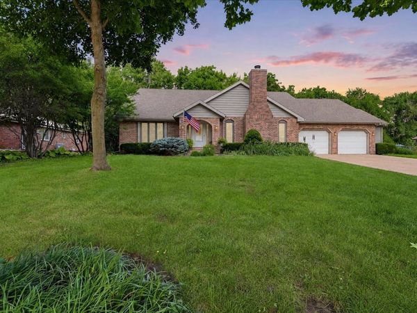 2105 Berrywood Lane , Bloomington, IL 61704