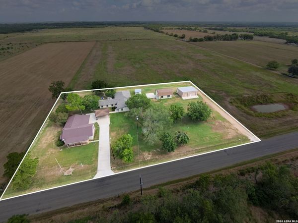 730 COUNTY ROAD 664, Devine, TX 78016