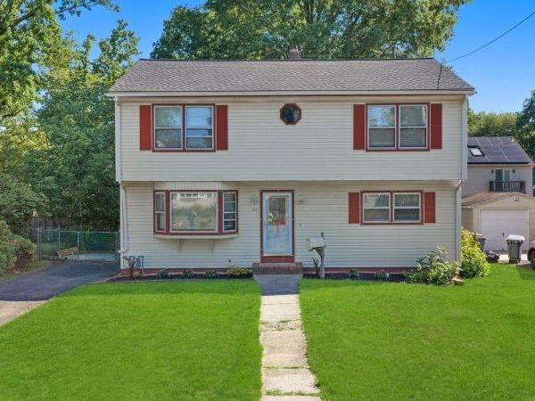 150 Barbara Dr, North Plainfield, NJ 07062