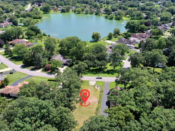 1135 Sunnyslope Drive , Crown Point, IN 46307