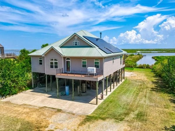 22970 CHEF MENTEUR Highway, New Orleans, LA 70129