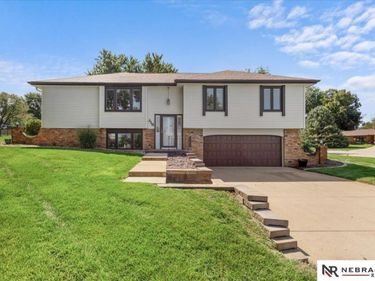 318 E Baronage Drive, Blair, NE 68008