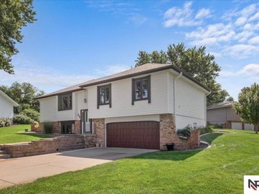 318 E Baronage Drive, Blair, NE 68008