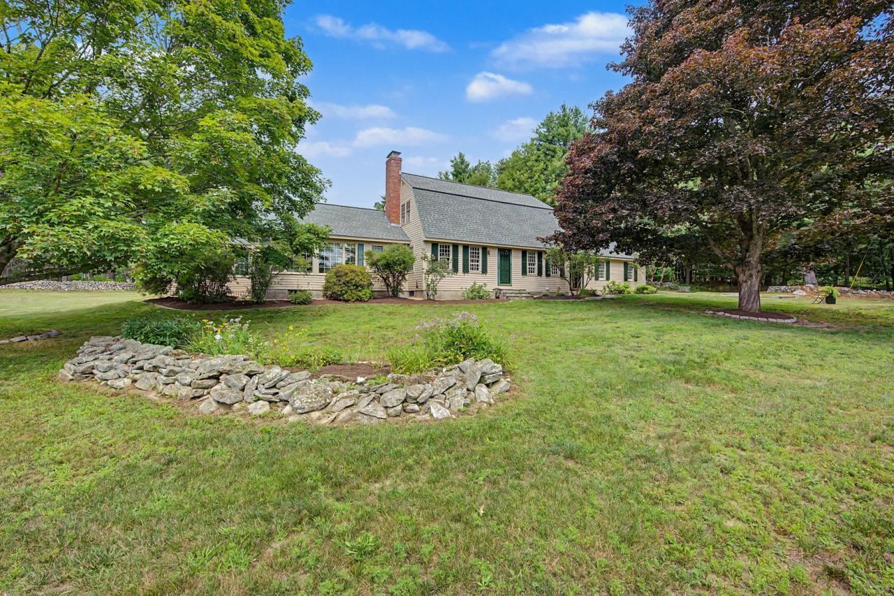 1526 King Hill Road, New London, NH 03257 Main Photo