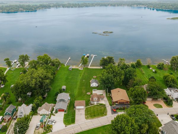 25805 W Loomis Rd, Norway, WI 53185