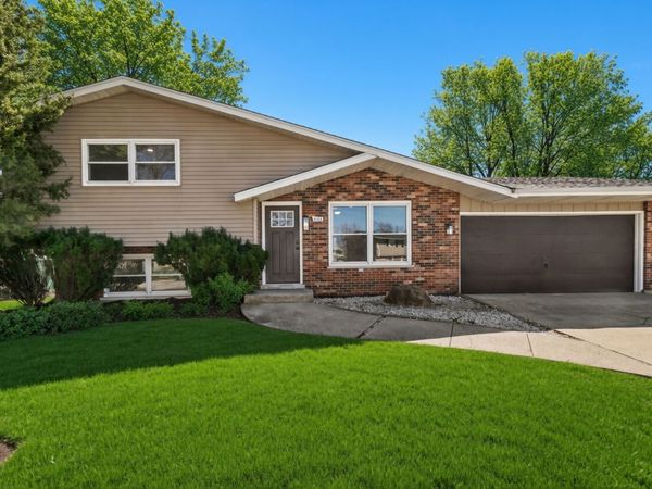 6151 Victoria Drive , Oak Forest, IL 60452