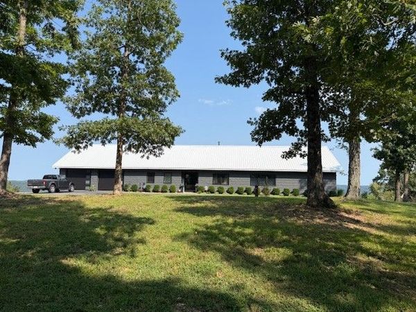 19658 W Highway 62 , Eureka Springs, AR 72631