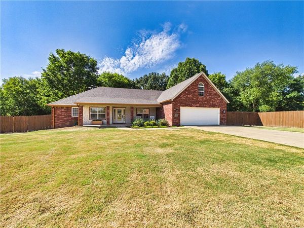 143 Pueblo Drive , Rogers, AR 72756