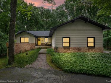 1625 Perry Lake Road, Brandon Township, Mi 48462