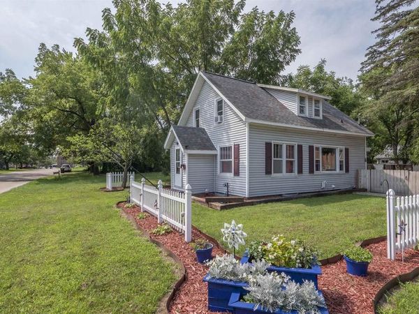 131 PINE STREET, Waupaca, WI 54981