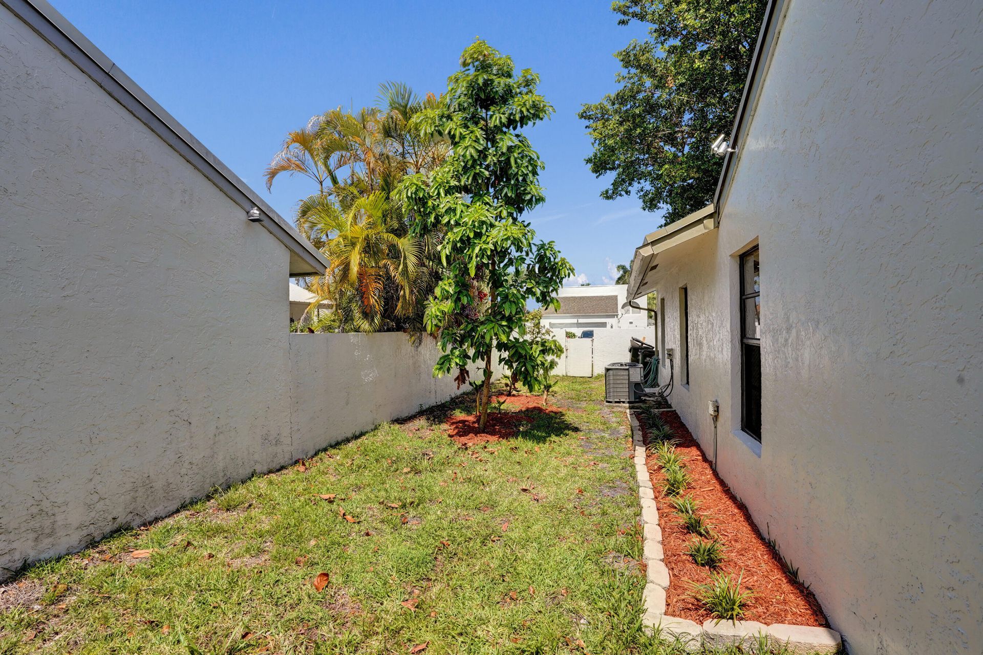 820 NW 21st Way, Unit 820, Delray Beach, FL 33445 Photo