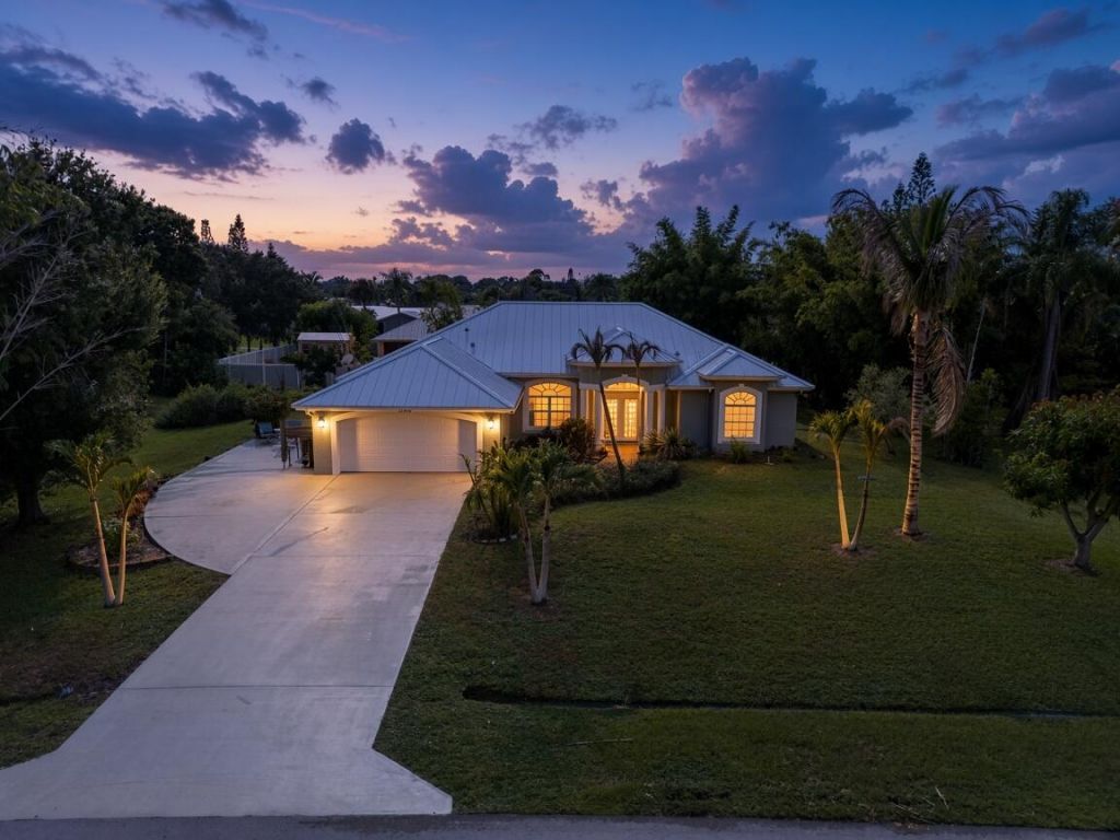 2142 SE Morningside Boulevard, Port Saint Lucie, FL 34952 Photo