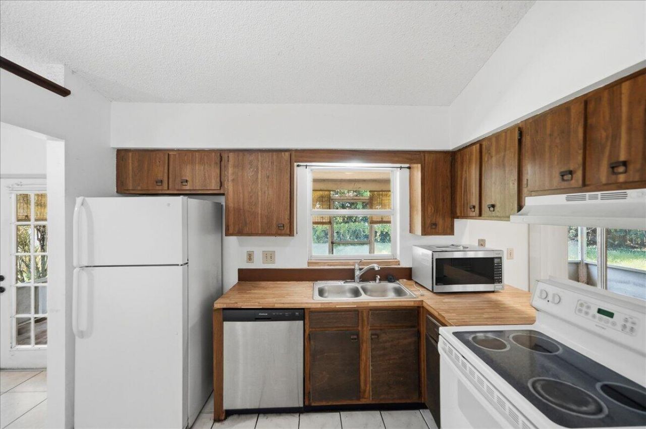 1646 SE Holiday Road, Port Saint Lucie, FL 34952 Photo