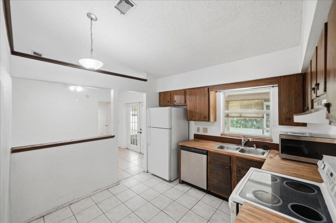 1646 SE Holiday Road, Port Saint Lucie, FL 34952 Photo