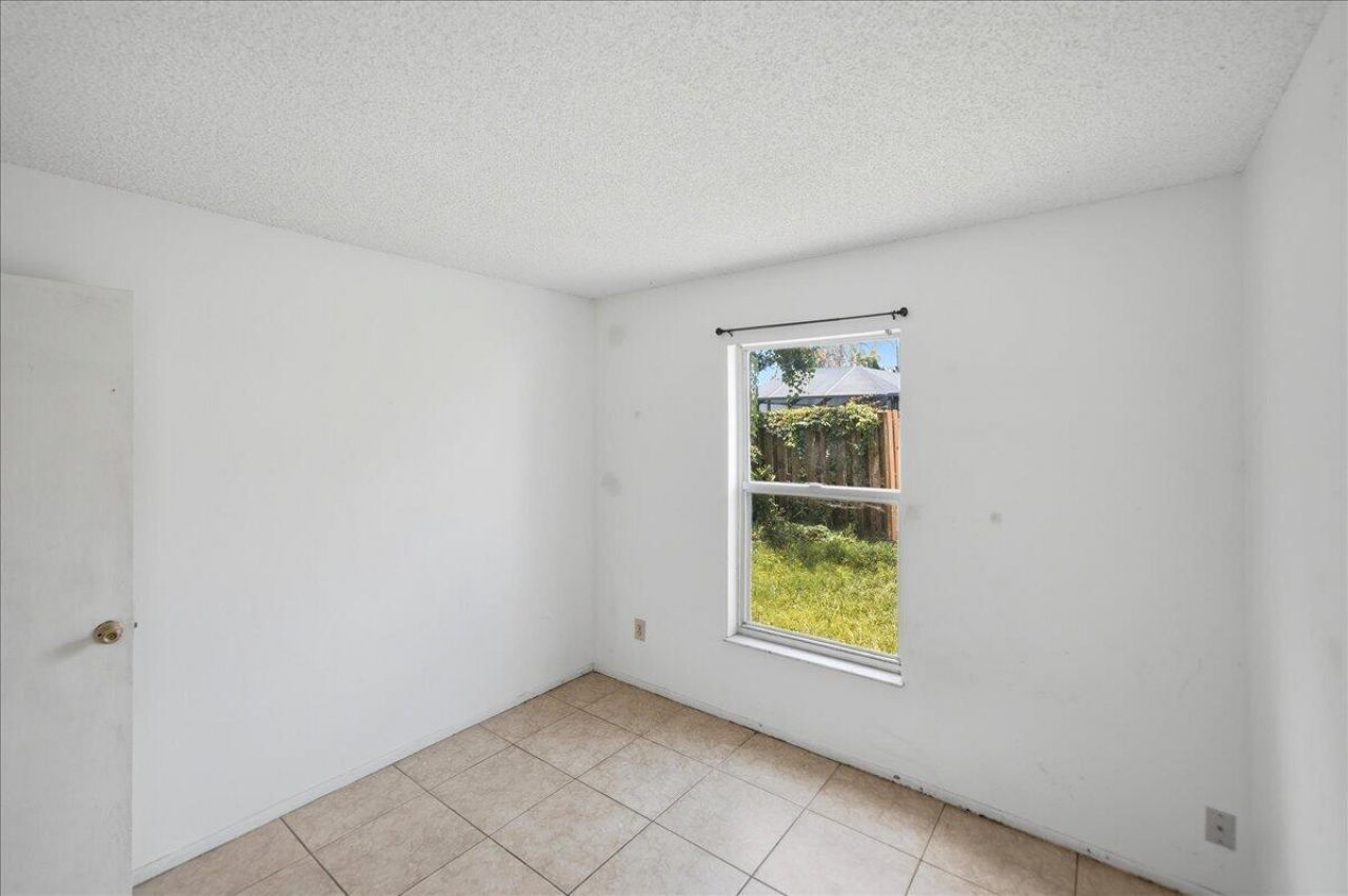 1646 SE Holiday Road, Port Saint Lucie, FL 34952 Photo