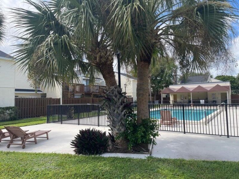645 Executive Center Drive, Unit R-105, West Palm Beach, FL 33401 Photo
