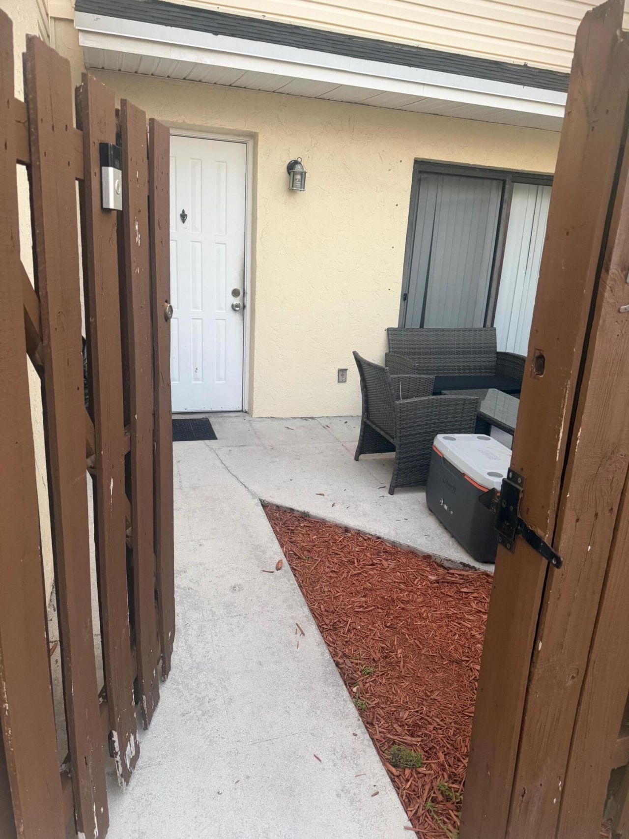 645 Executive Center Drive, Unit R-105, West Palm Beach, FL 33401 Photo