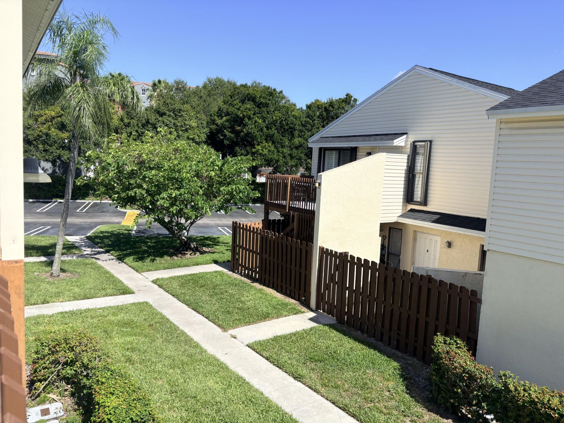 635 Executive Center Drive, West Palm Beach, FL 33401 Photo