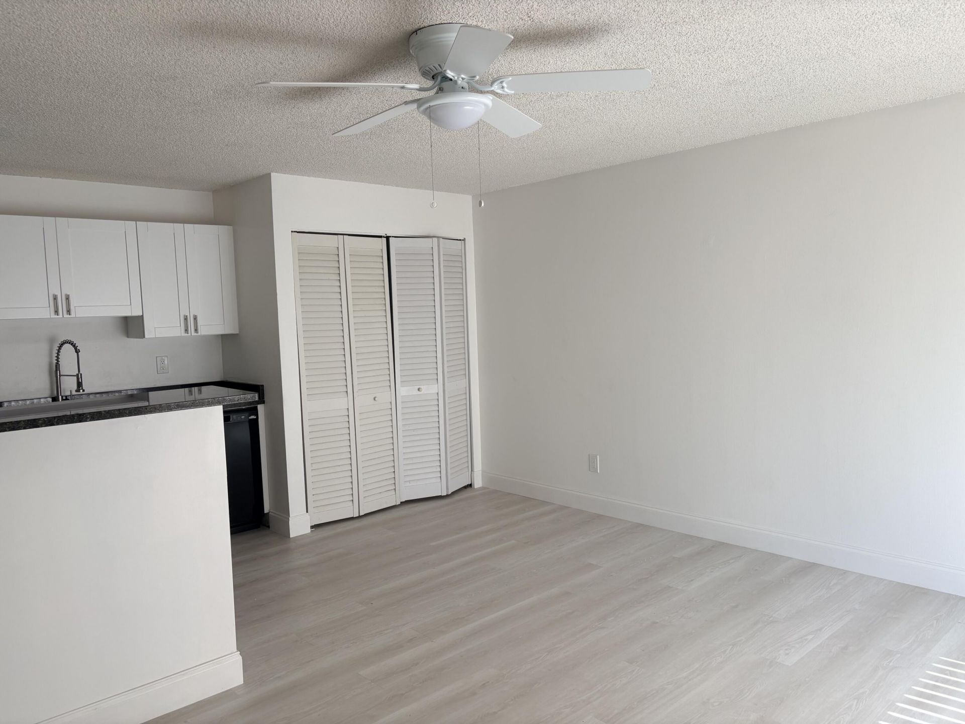 635 Executive Center Drive, West Palm Beach, FL 33401 Photo