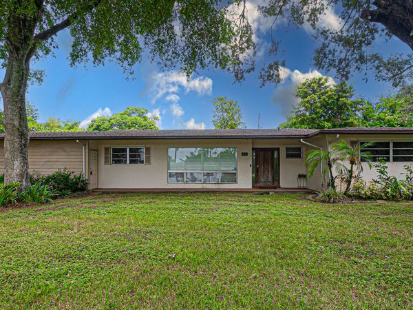4511 E Country Club Circle, Plantation, FL 33317