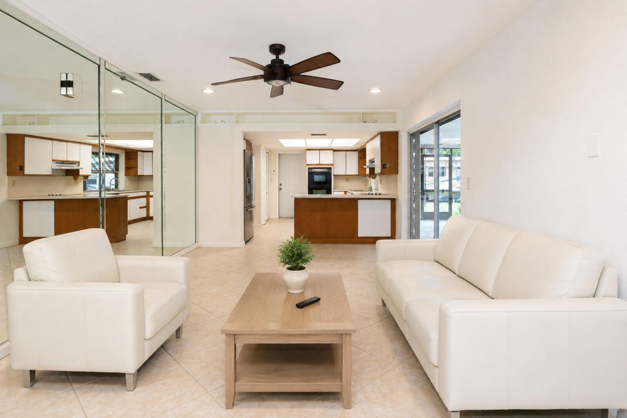4511 E Country Club Circle, Plantation, FL 33317 Photo