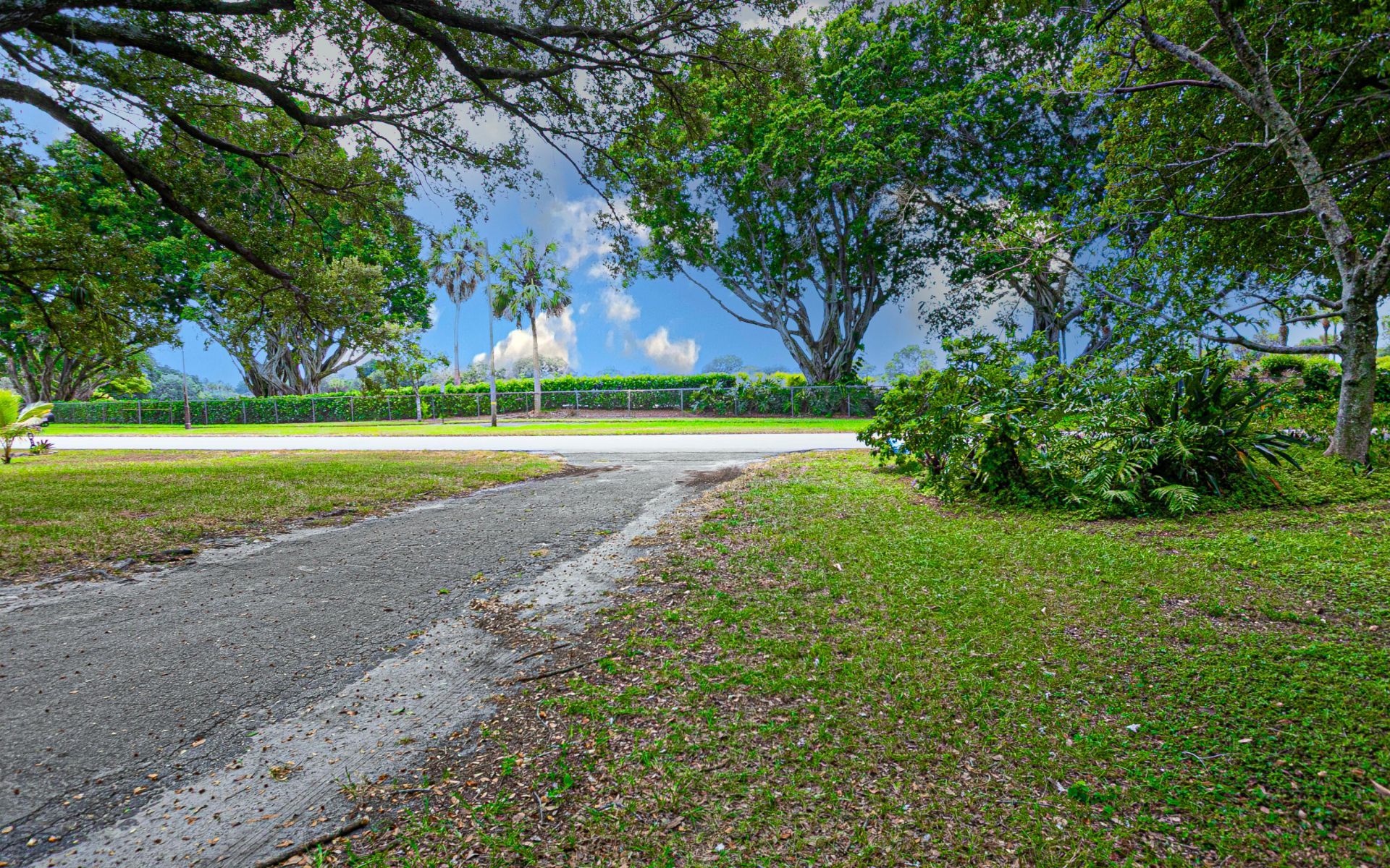 4511 E Country Club Circle, Plantation, FL 33317 Photo