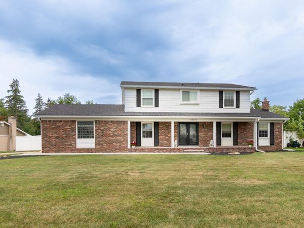 25569 Kilreigh Drive, Farmington Hills, MI 48336