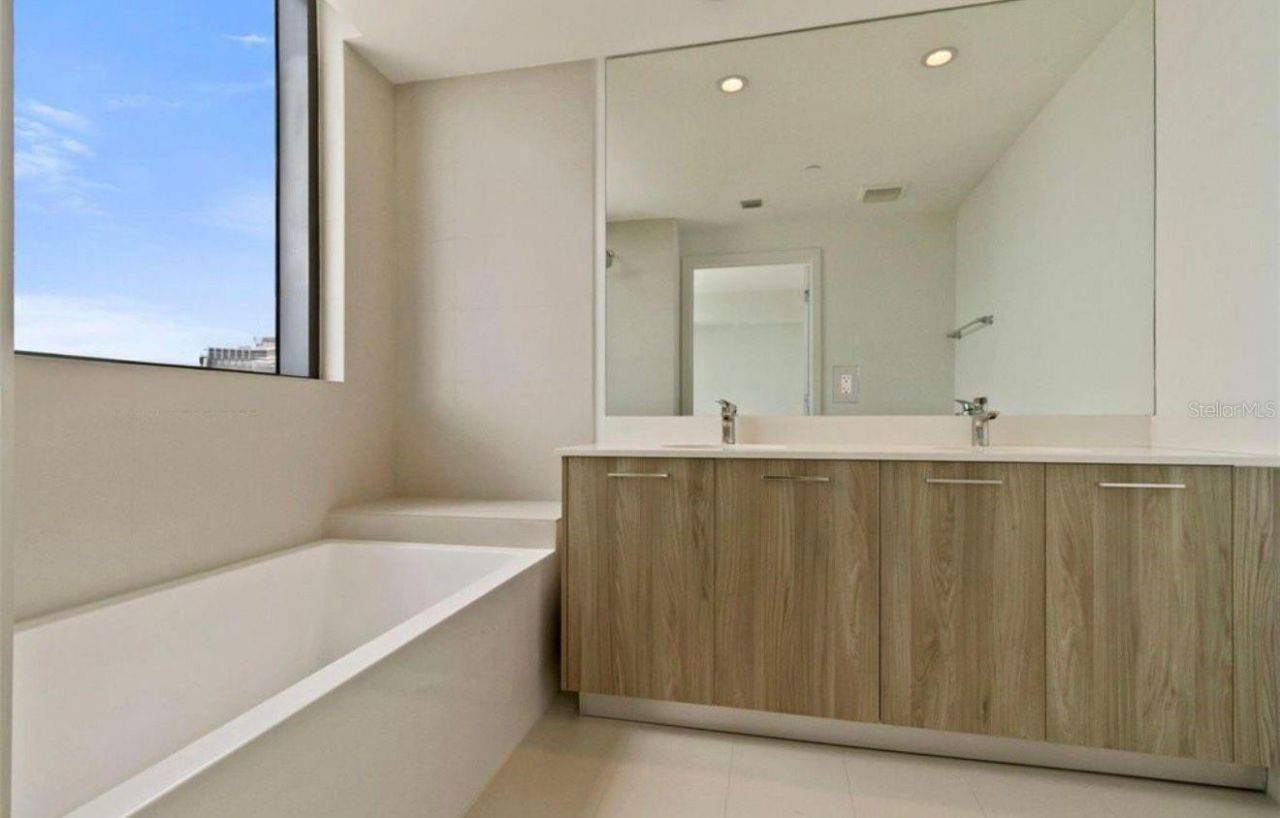 501 NE 31st Street , Unit 1808, Miami, FL 33137 Photo