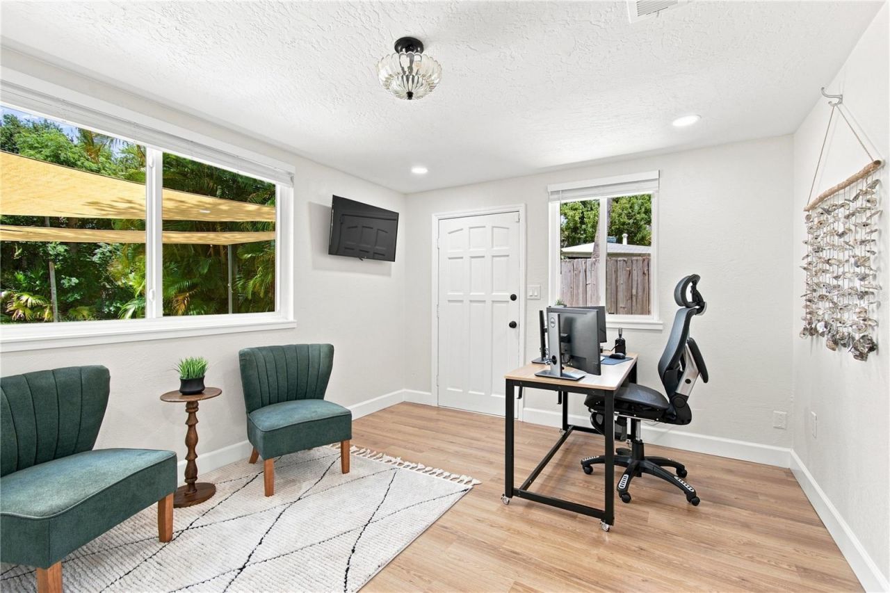 6218 7th Street S, Saint Petersburg, FL 33705 Photo