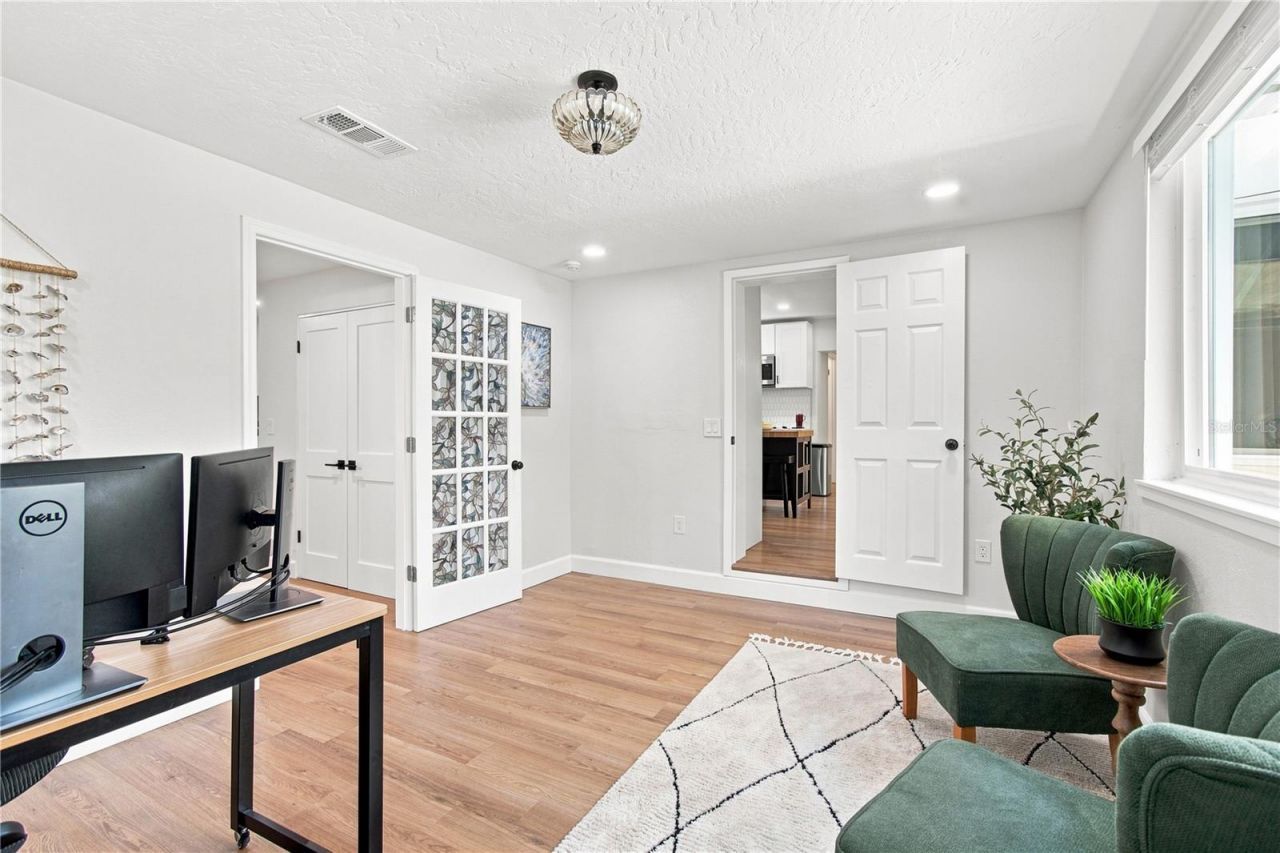 6218 7th Street S, Saint Petersburg, FL 33705 Photo