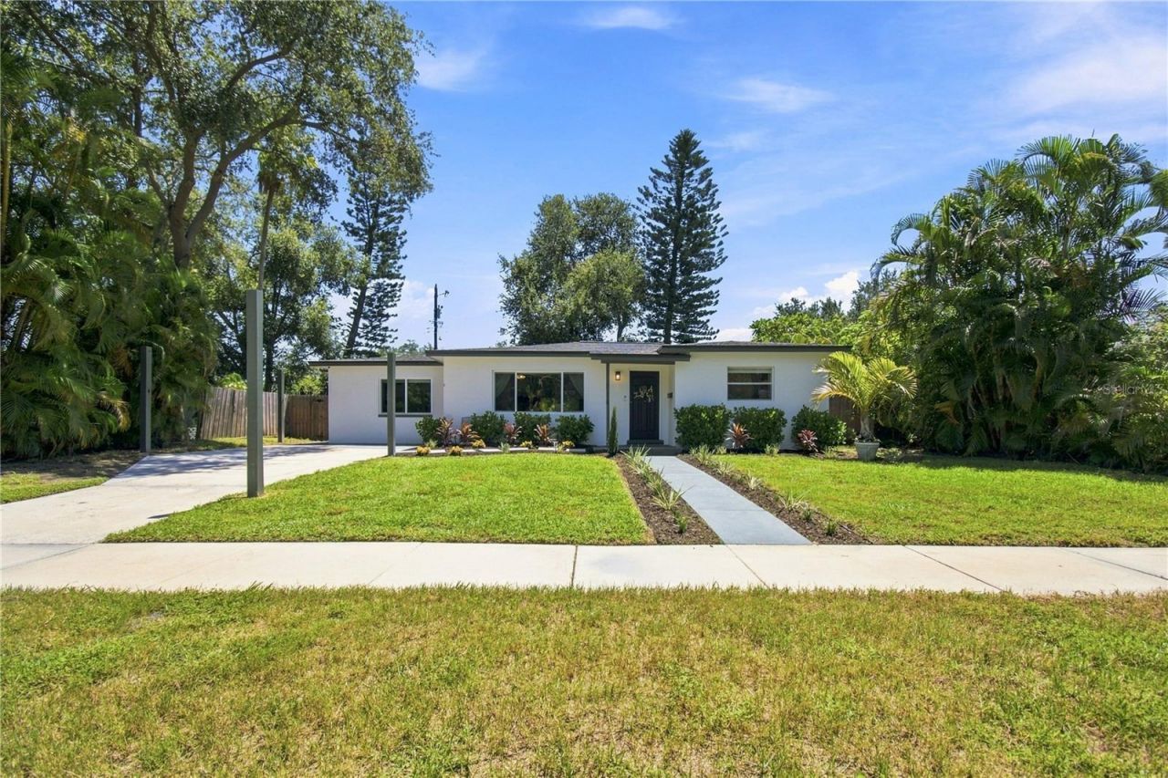 6218 7th Street S, Saint Petersburg, FL 33705 Photo