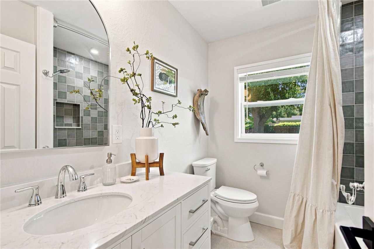 6218 7th Street S, Saint Petersburg, FL 33705 Photo