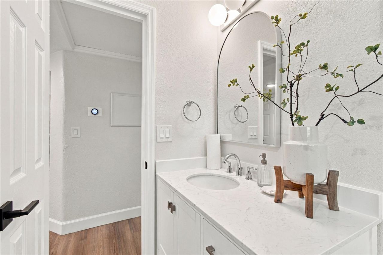 6218 7th Street S, Saint Petersburg, FL 33705 Photo