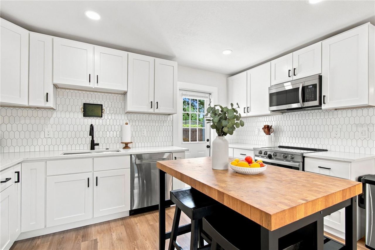 6218 7th Street S, Saint Petersburg, FL 33705 Photo