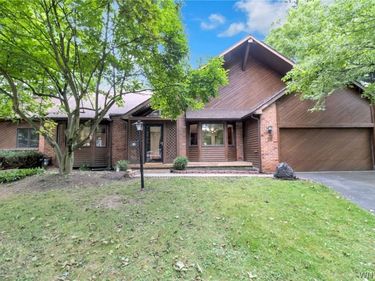 35 High Court, Amherst, NY 14226