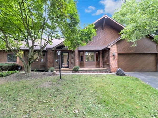 35 High Court , Amherst, NY 14226