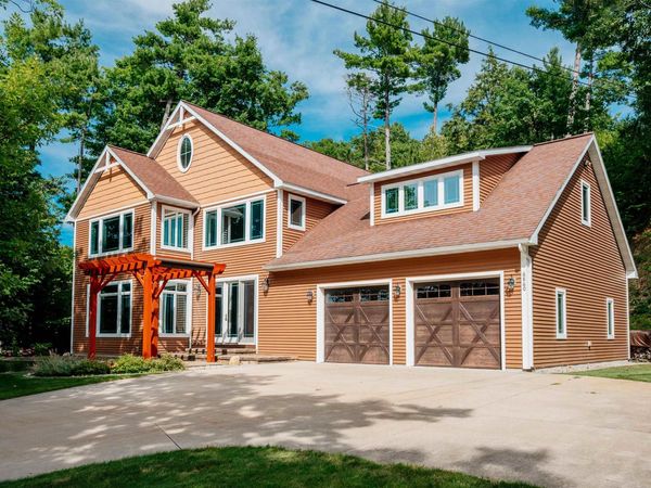 6860 Peninsula Drive, Traverse City, MI 49686