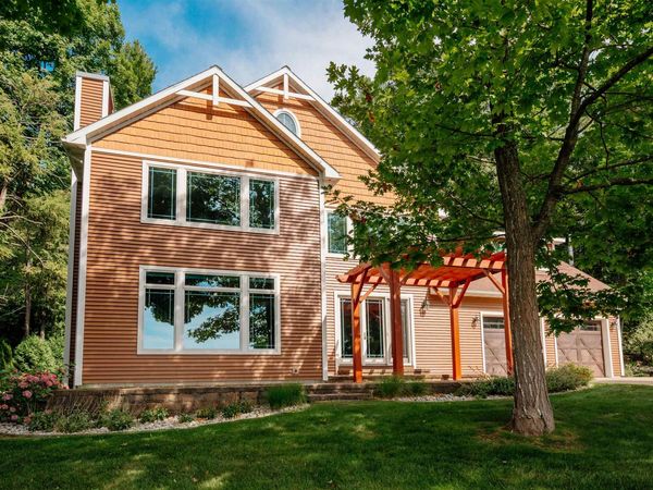 6860 Peninsula Drive, Traverse City, MI 49686