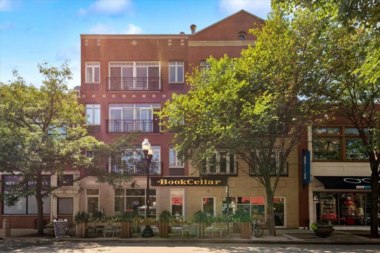 4736 N Lincoln Avenue, Unit 4, Chicago, IL 60625 Main Photo