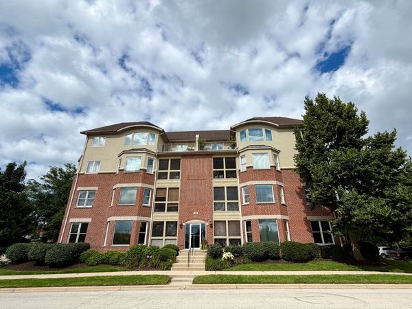 100 N River Lane , Unit 401, Geneva, IL 60134