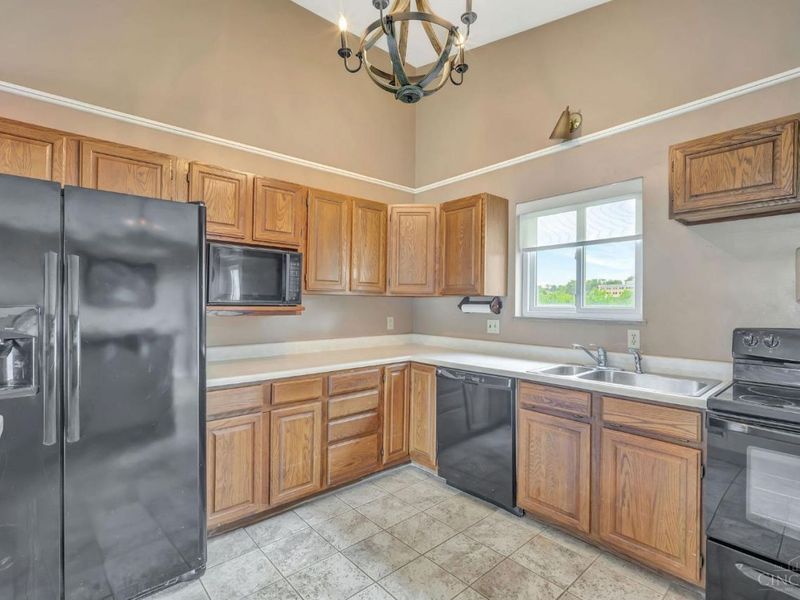3354 Greenway Avenue, Green Township, OH 45248 Photo 12
