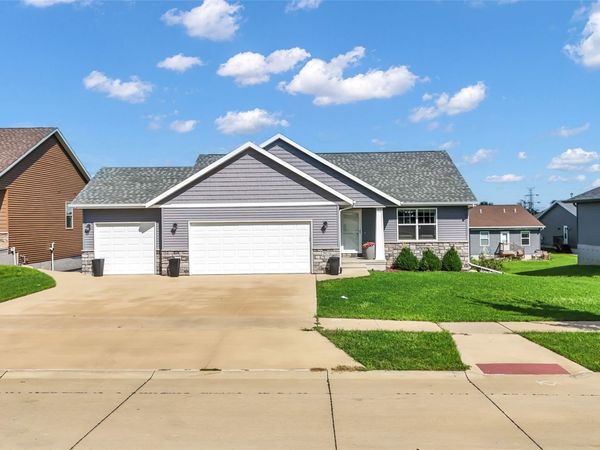2923 SW James Parkway , Cedar Rapids, IA 52404