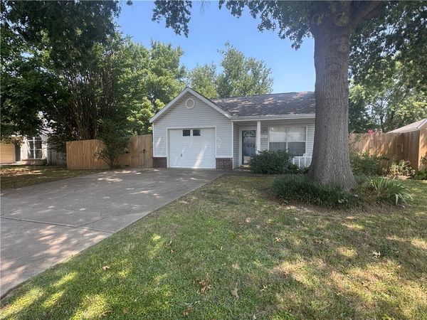 462 E Mimosa Lane , Fayetteville, AR 72703