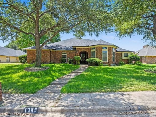1349 Mantlebrook Drive, DeSoto, TX 75115