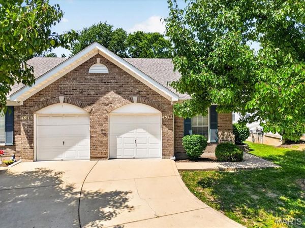 4917 Hurstborough Court , Hazelwood, MO 63042