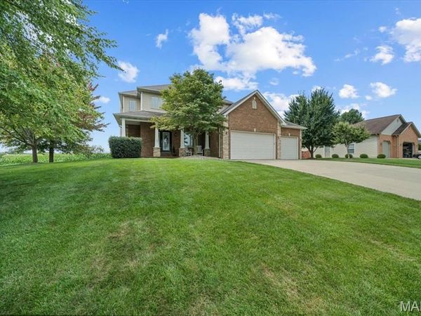 2045 Grandview Drive, St Jacob, IL 62281