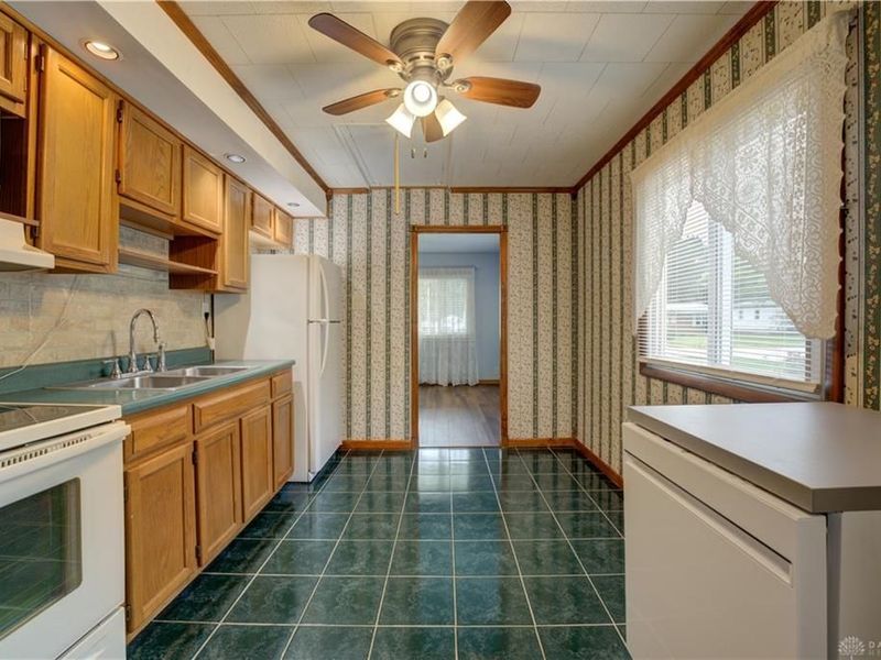 111 W Harmon Drive, Greenville, OH 45331 Photo 6