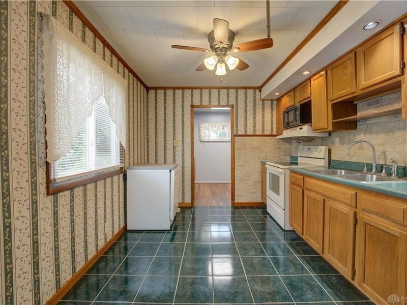 111 W Harmon Drive, Greenville, OH 45331 Photo 7