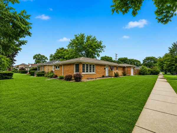 Skokie, IL 60076